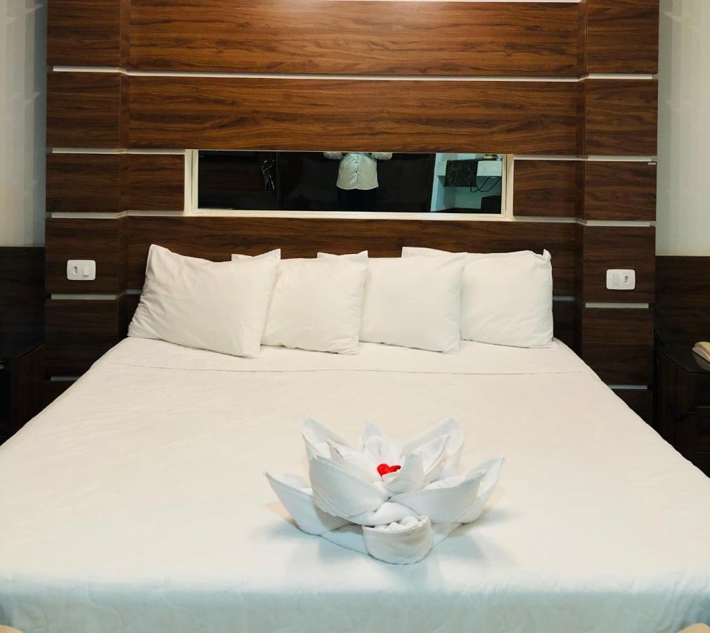 Shelton Palace Hotel Paranavaí エクステリア 写真