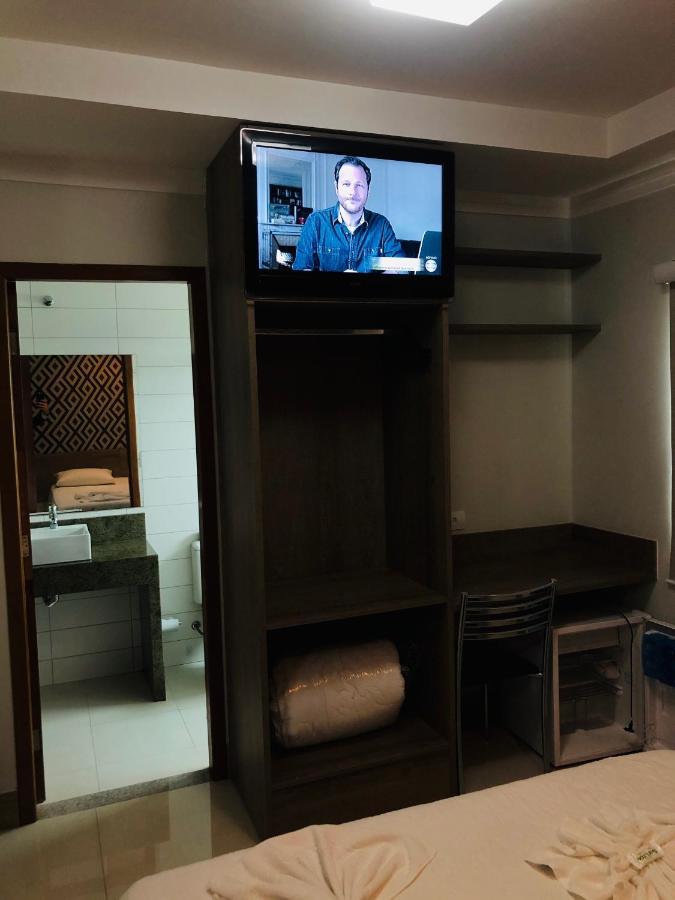 Shelton Palace Hotel Paranavaí エクステリア 写真