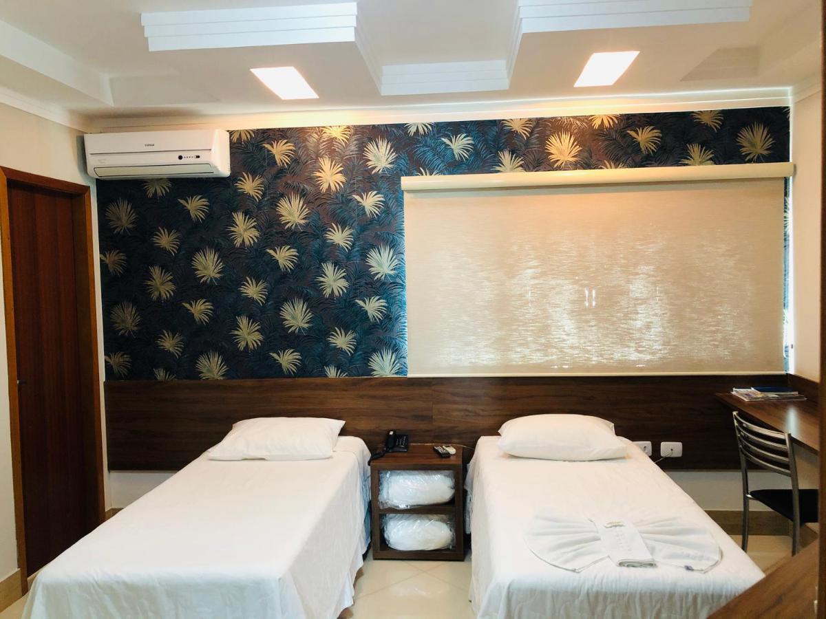 Shelton Palace Hotel Paranavaí エクステリア 写真